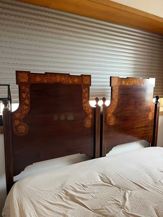 Par Camas Solteiro Madeira Pau Santo e Outras