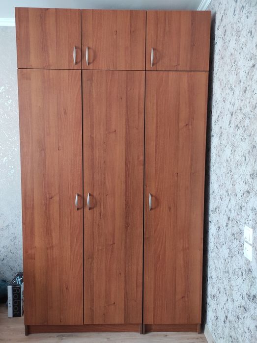 Шафа 3х- дверна з антресолями