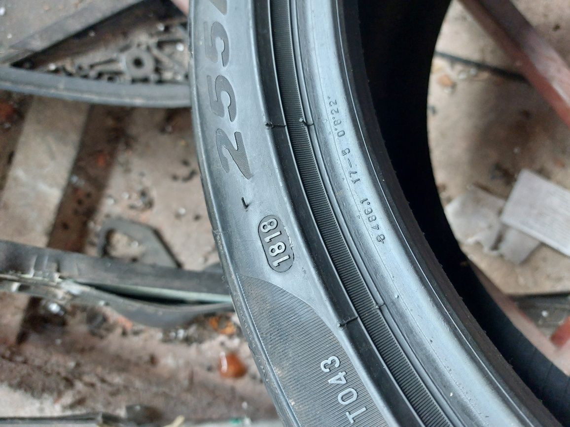 2x Pirelli P Zero 255/35/R19