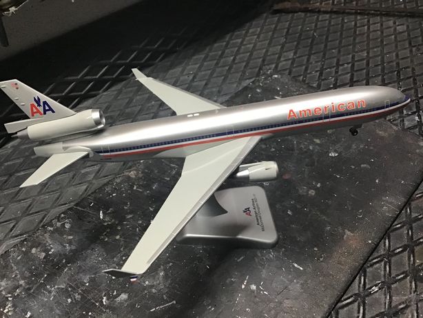 MD-11 da American Airlines na escala 1:200