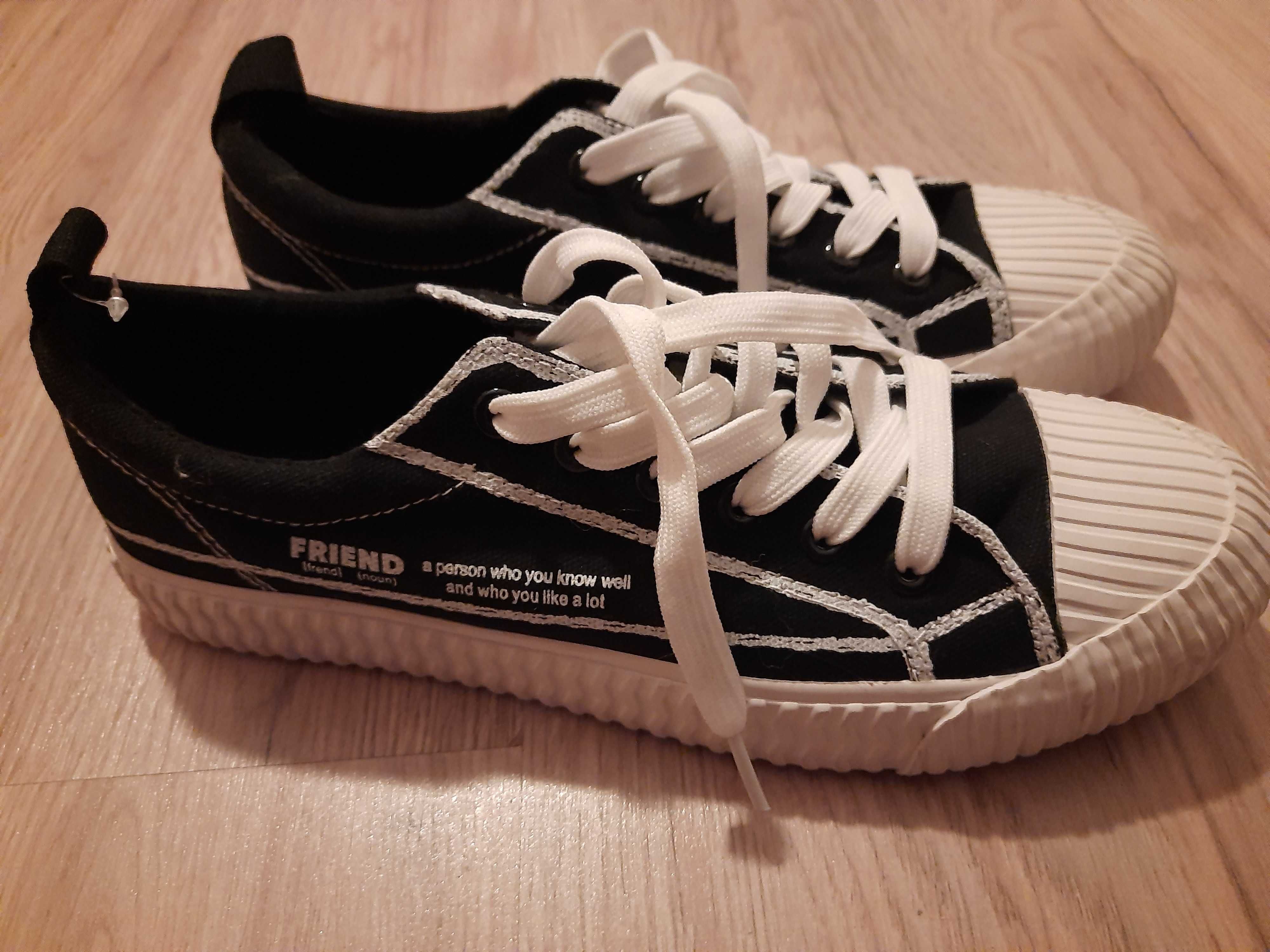 Buty/trampki 39   Smyk  *nowe*