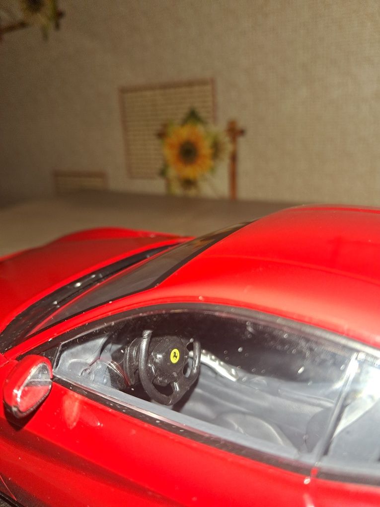 Масштабная модель 1/18 Ferrari F12 Berlinetta  модель