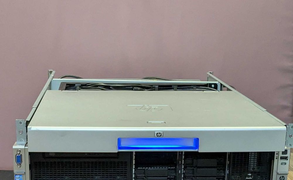 HP TFT7600 KVM консоль