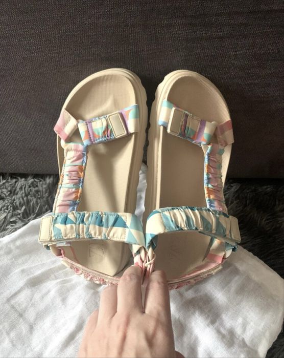 Босоніжки zara для дівчинки