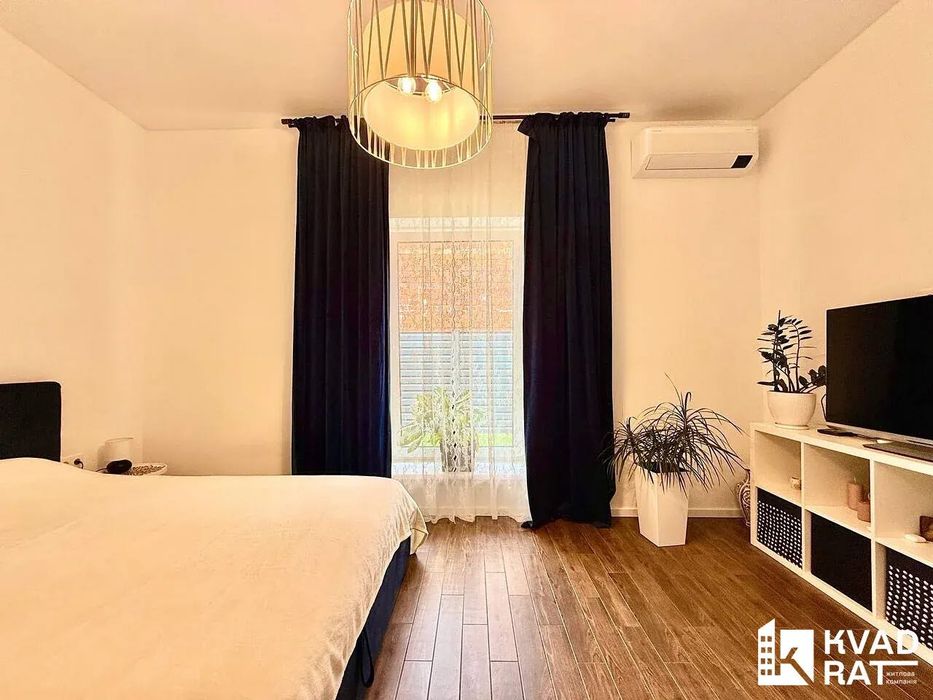 Продаж одноповерхового будинку з басейном та ділянкою 13.5 сот