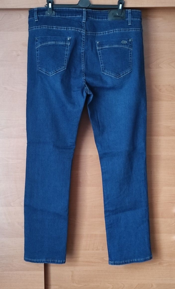 Spodnie jeansowe damskie w idealnym stanie, rozmiar 2XL