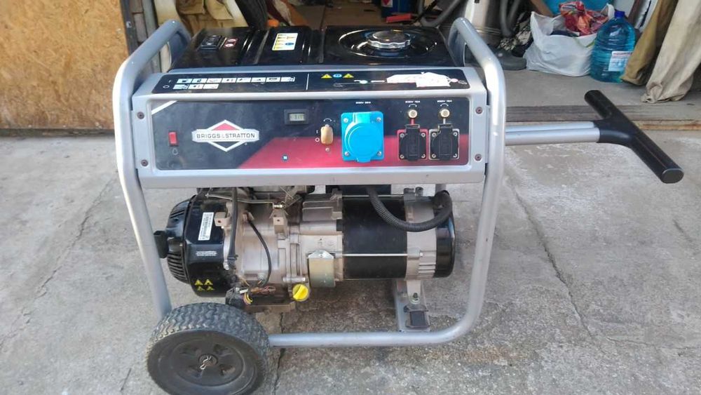 Бензогенератор "Briggs & stratton" мощность 5,5 Kwt  б/у 32000 торг