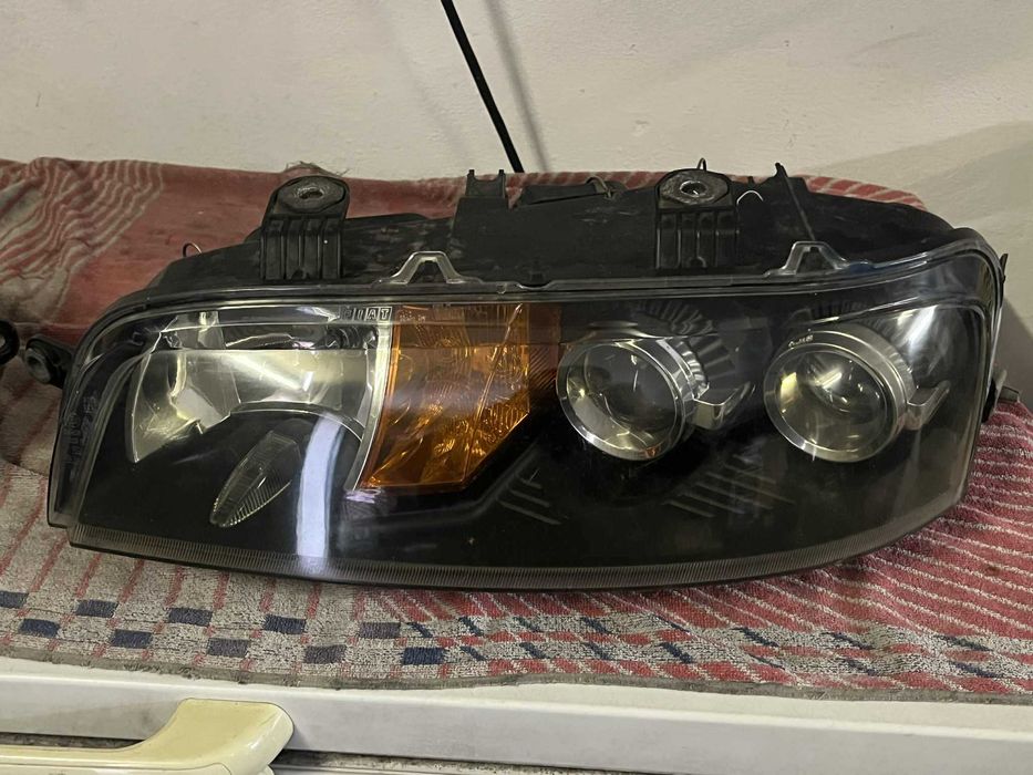 Óticas/Faróis Fiat Punto 188 MK2 com Farol Nevoeiro
