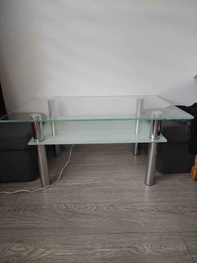 Szklana ława do salonu