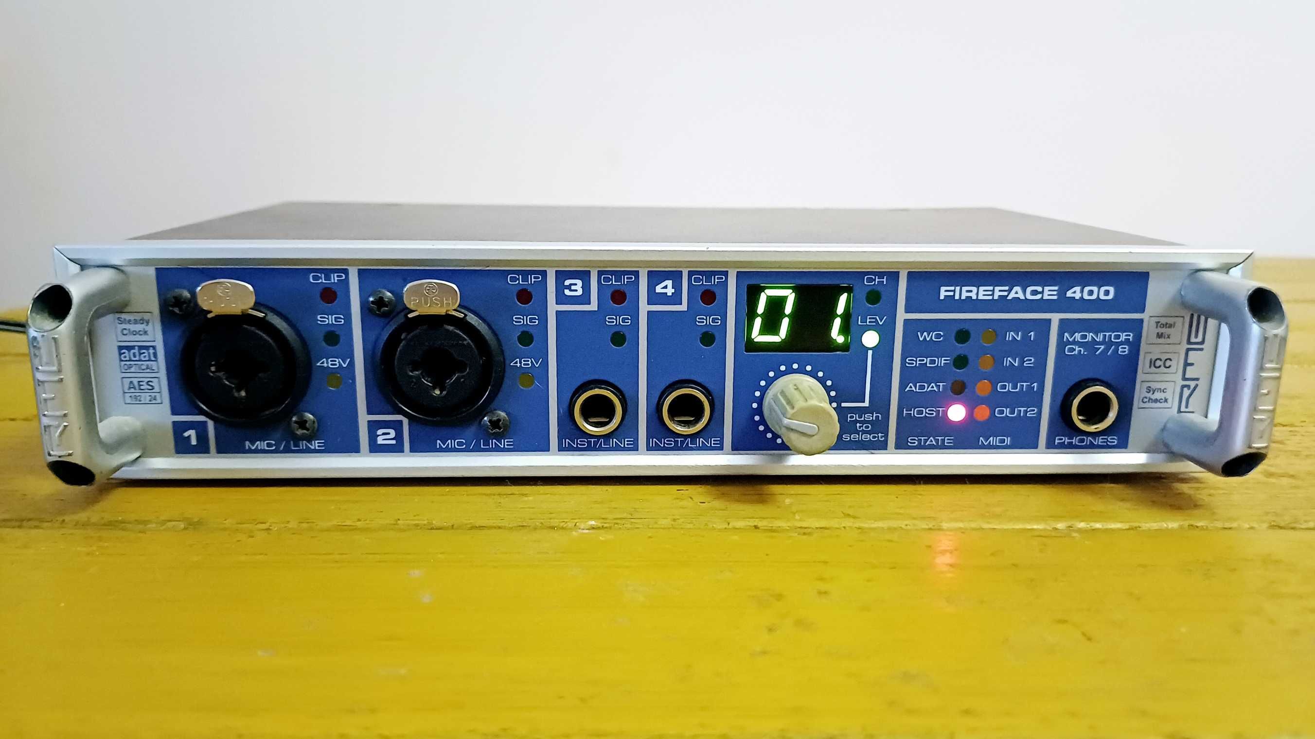 RME Fireface 400 - Interface audio de alta qualidade.
