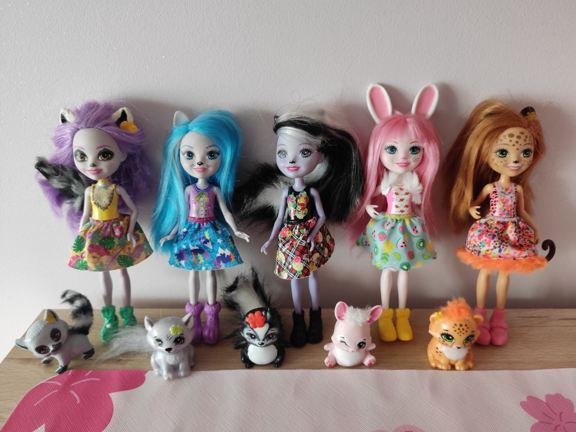 Lalki Enchantimals wilk, skunks, szop,lampart,królik