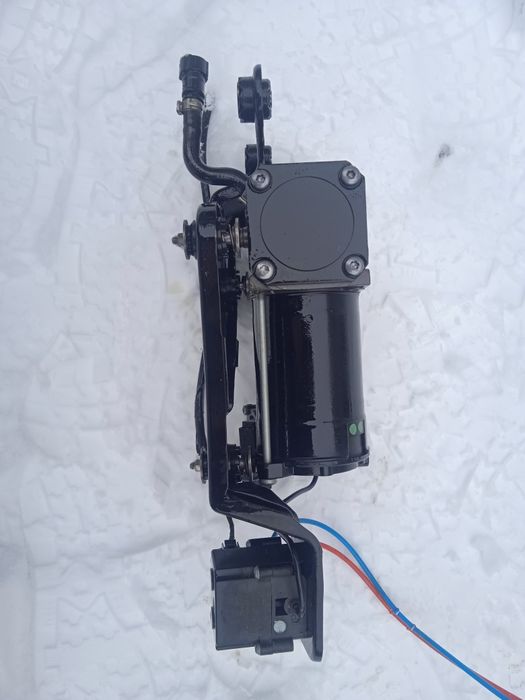 Компрессор пневмоподвески BMW X5 E70 2007-2013 EBLV0514