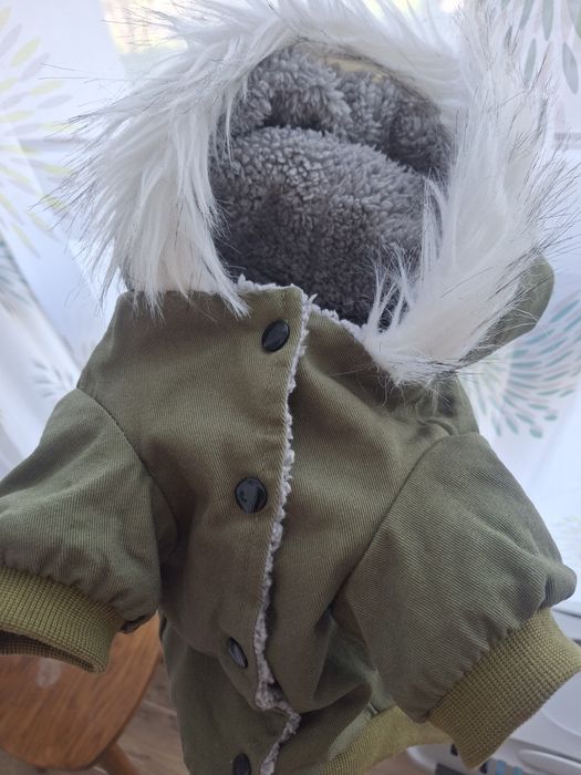 Курточка для собачки середнього розміру