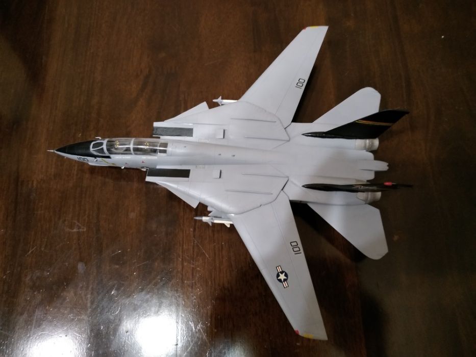 Модель самолёта f-14 tomcat academy 1/72