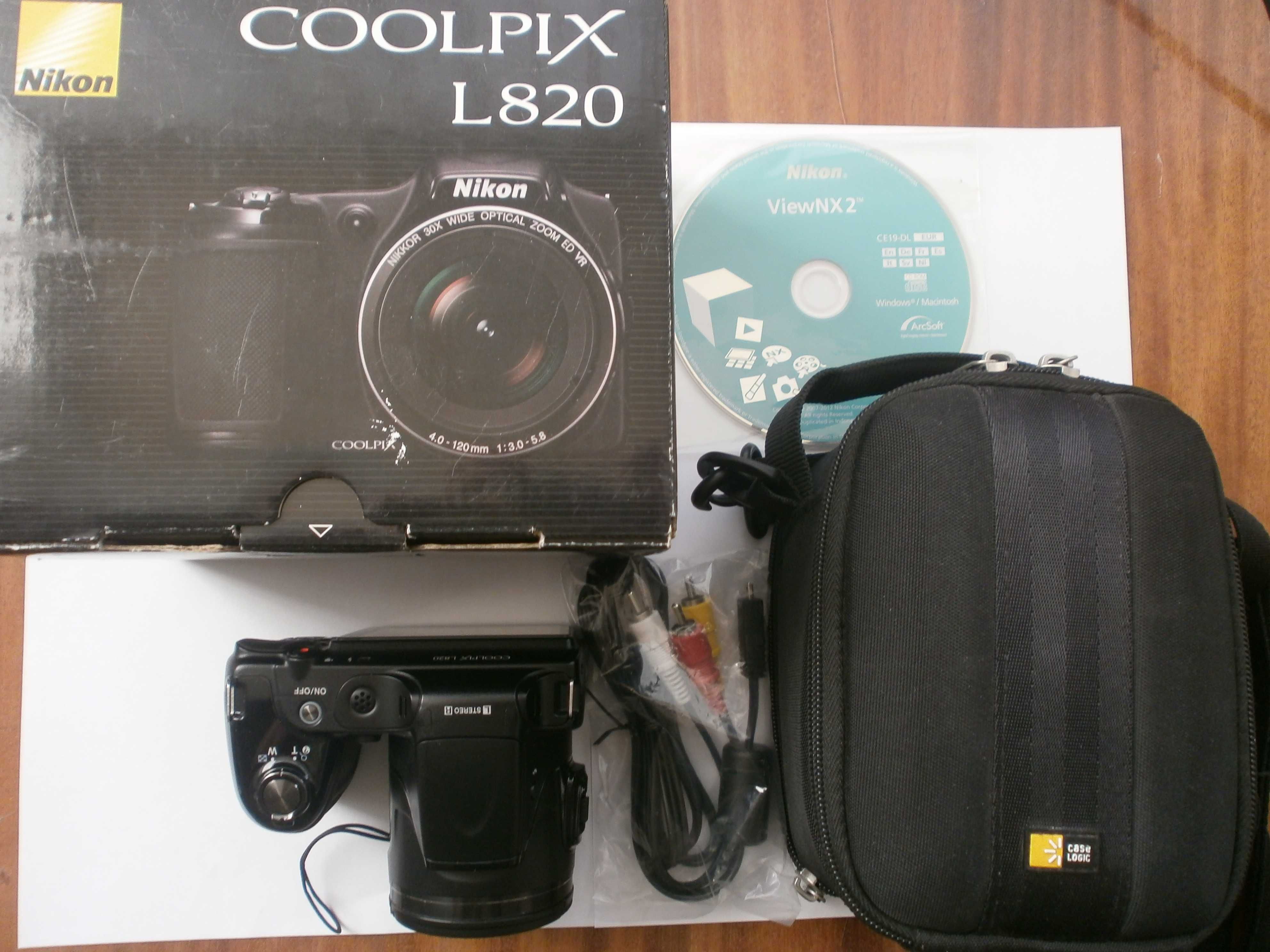 Компактная фотокамера Nikon COOLPIX L820 в идеале. Комплект + кейс