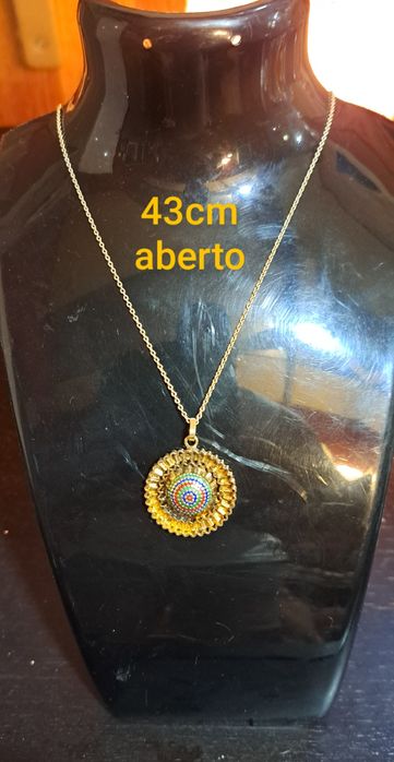 Fios em Prata dourada contrastada.