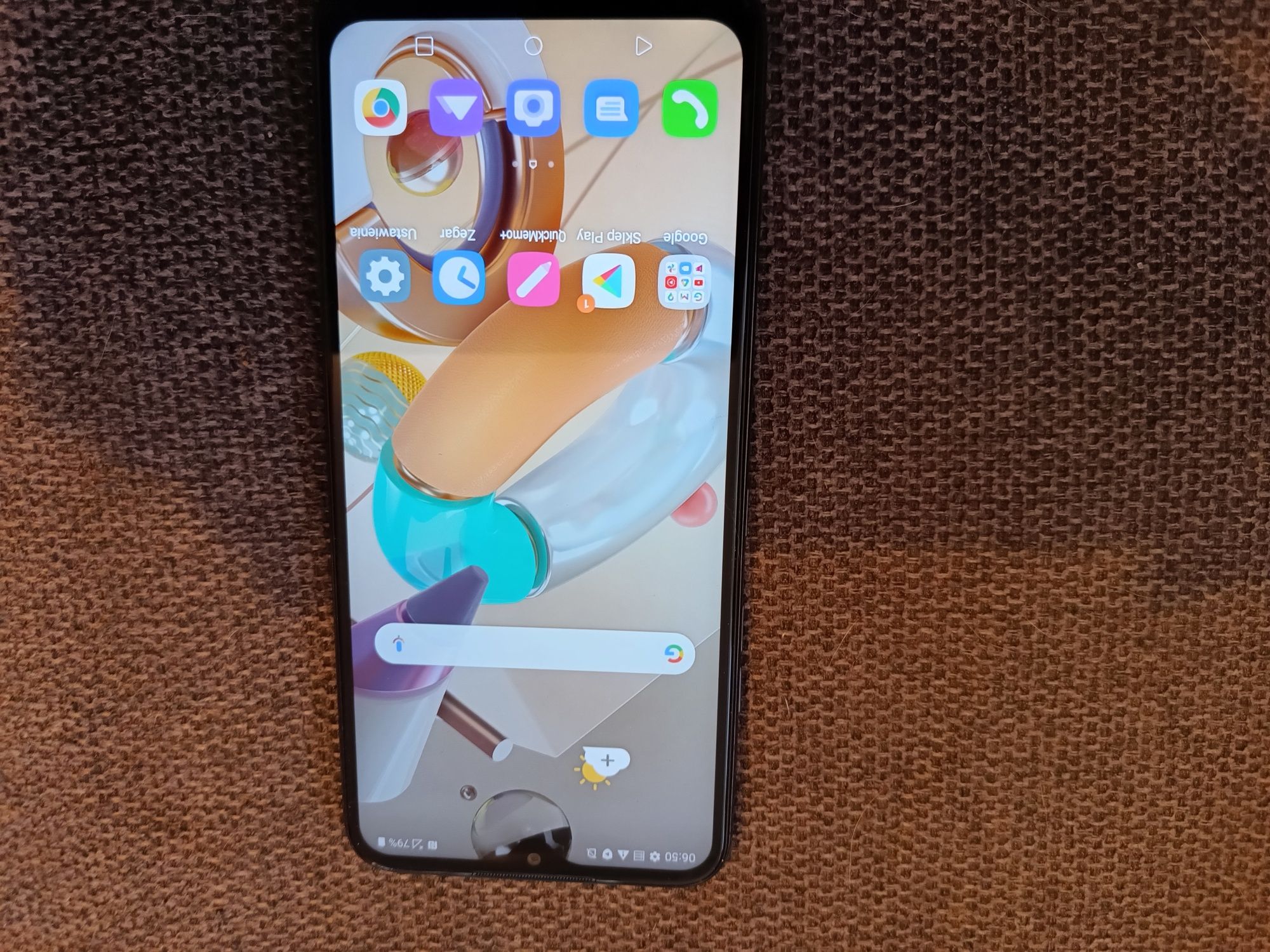 Smartfon od firmy LG model k41s.