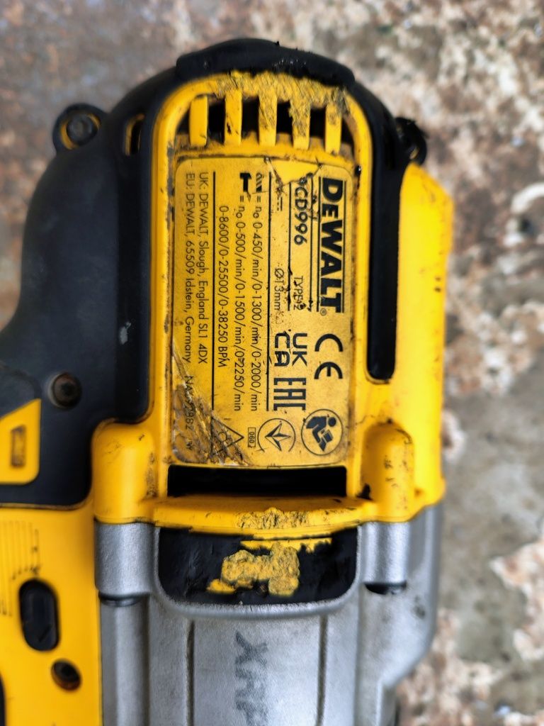 Wiertarko-wkrętarka akumulatorowa z udarem 18v DeWalt DCD996