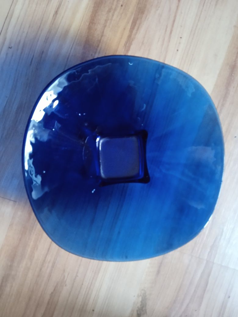 Szklana kobaltowa miska vintage