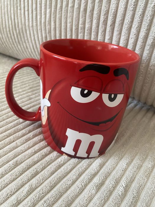 Duży kubek m&m czerwony 500 ml