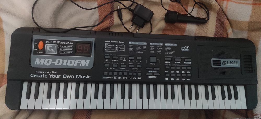 Продам синтезатор для обучения ребёнка MQ -010 FM