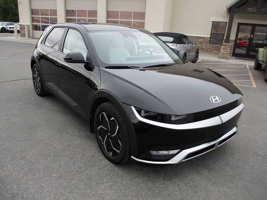 Hyundai Ioniq 5      2023