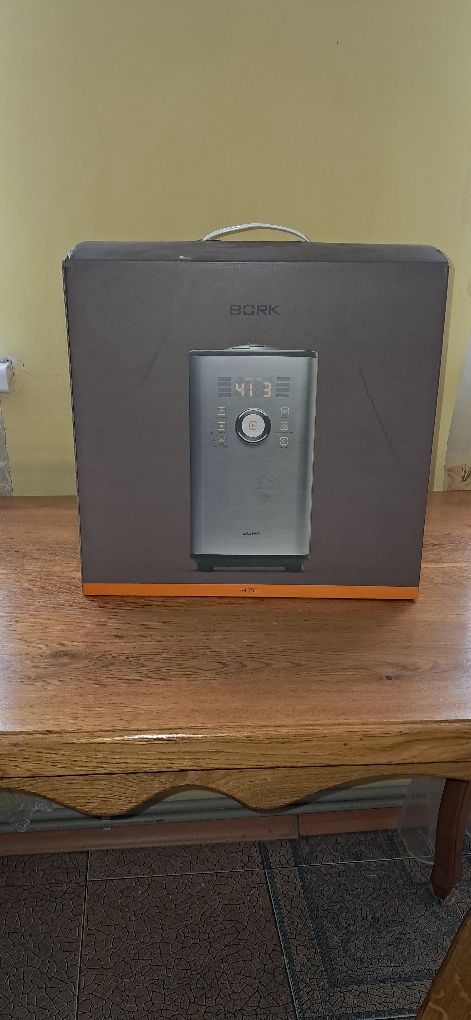 Увлажнитель воздуха   Bork H701