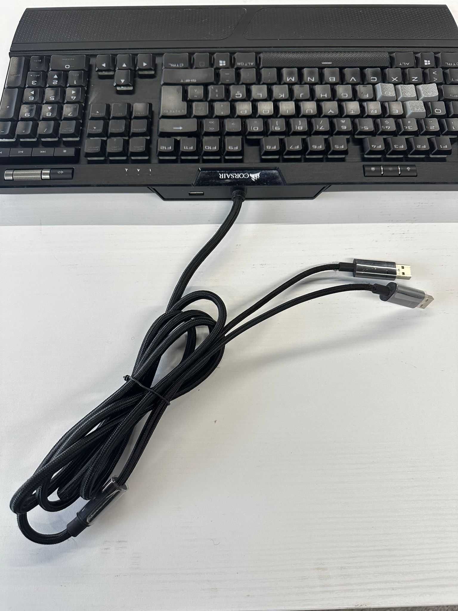 Teclado Corsair K70 RGB MK.2 LP Mecanico