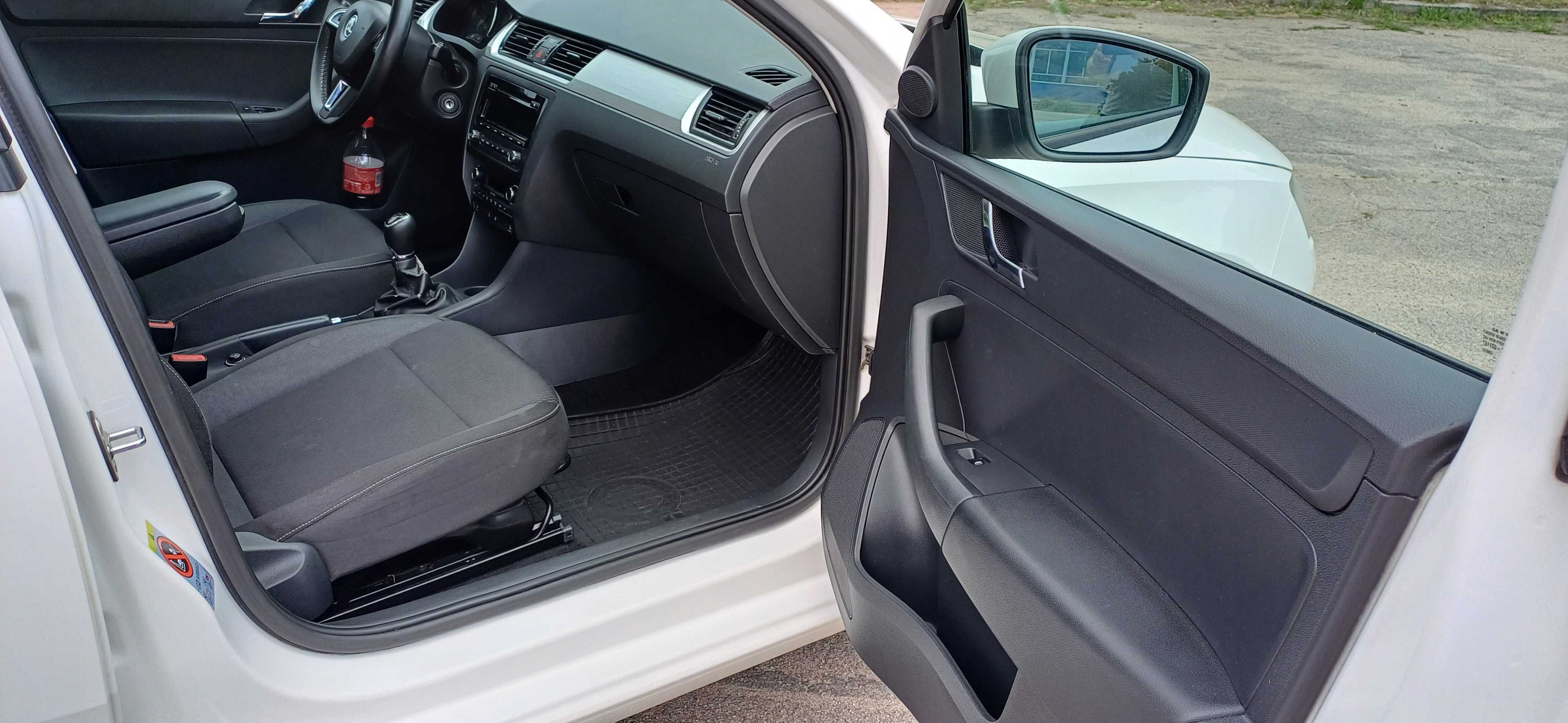 Офіційна Skoda Rapid 1.6 МРІ ГАЗ-Бензин 2013 року