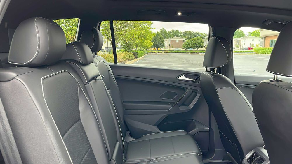 Volkswagen Tiguan      2021
