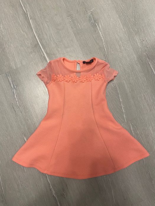 Ніжна сукня для дівчинки