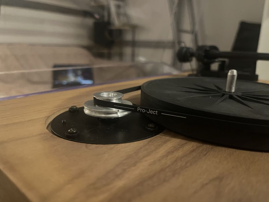 Gramofon Project Debut Carbon Evo Walnut (ortofon 2M RED)