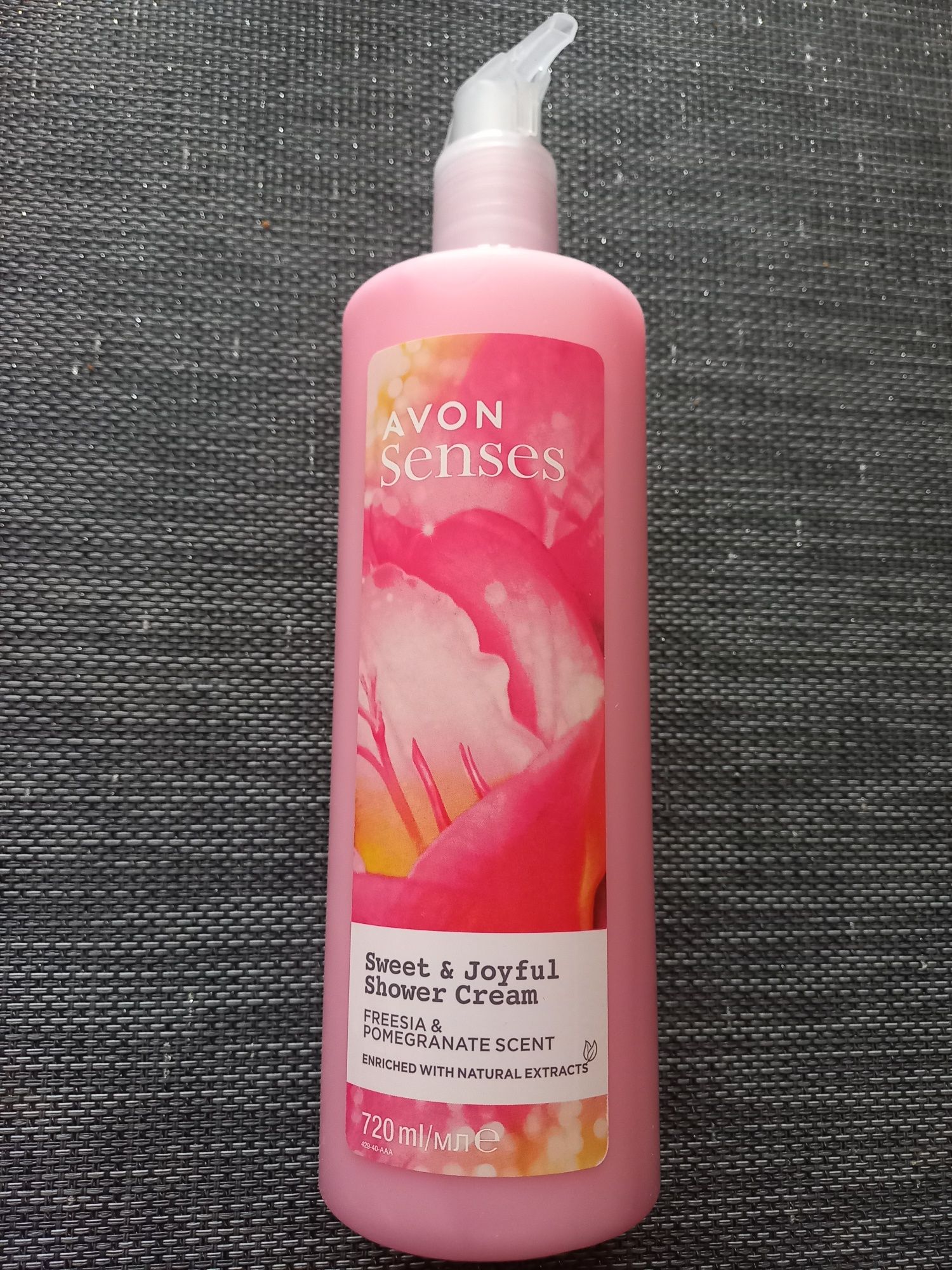 Żel pod prysznic Sweet &Joyful 720 ml Avon