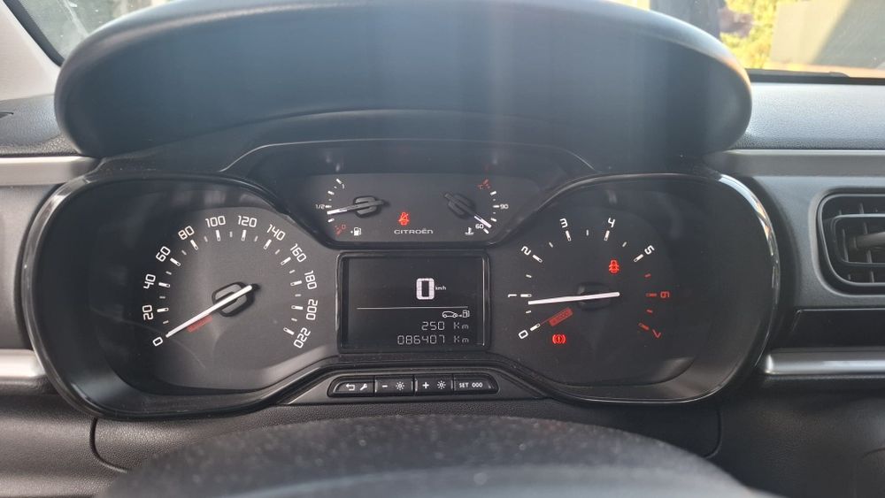 Citroen C3 Puretech Feel - Carro de garagem