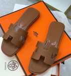 Luksusowe klapki Hermès Oran