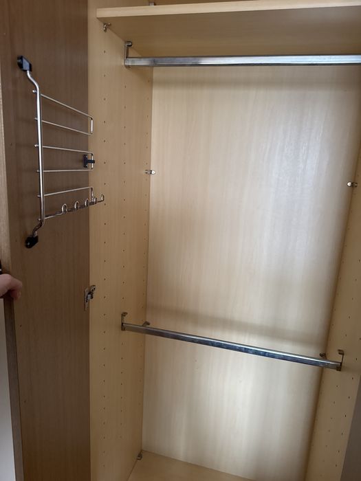 Rezerwacja Szafa na ubrania ok 250cm za darmo