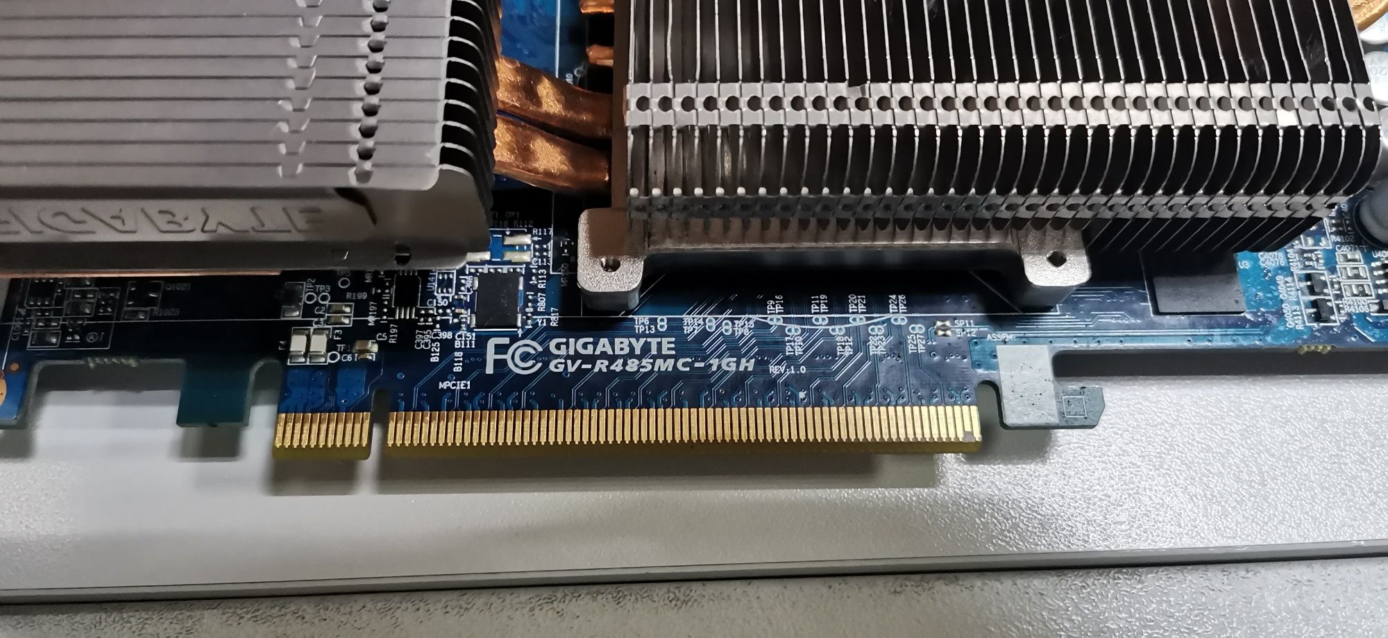 Видеокарта Radeon 4850 256bit
