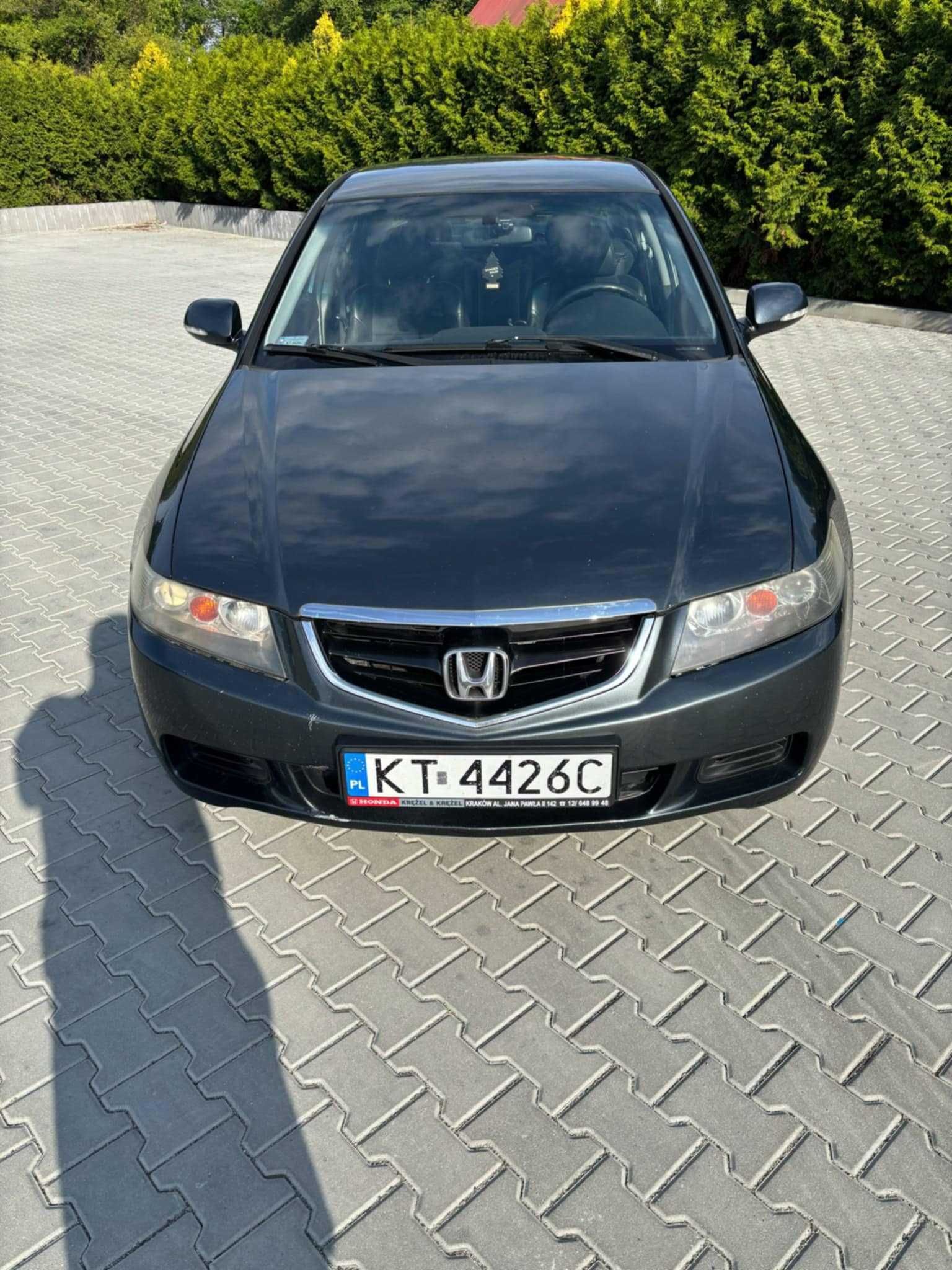 Hondę Accord gen.7 2004 Zadbana i sprawna.