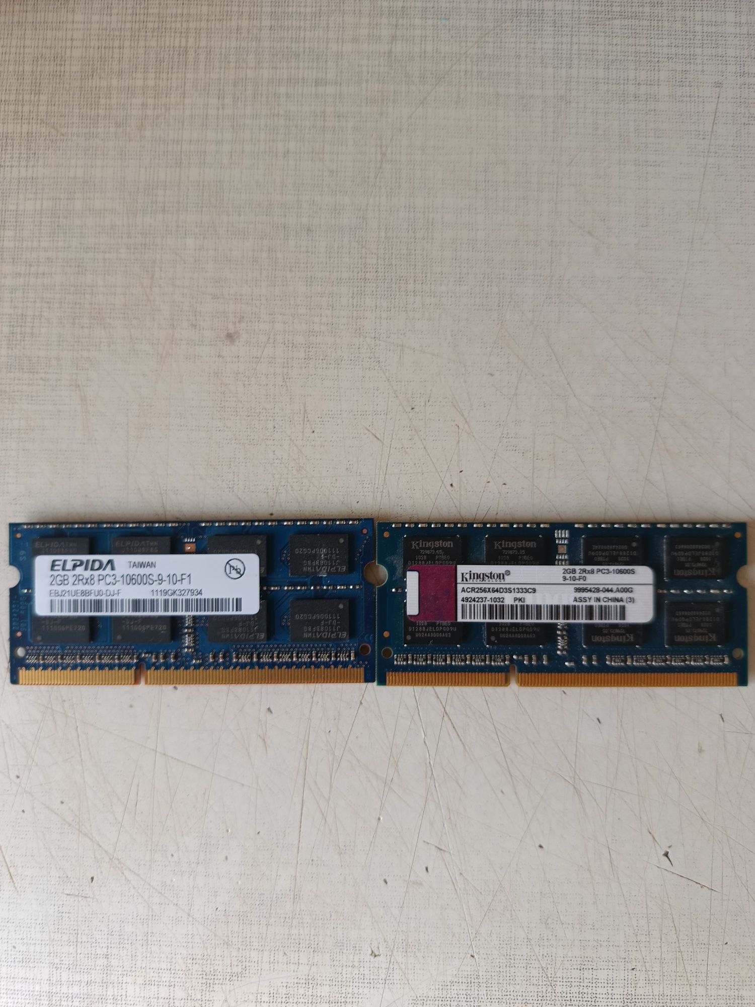 Оперативная память DDR 3 за 2шт