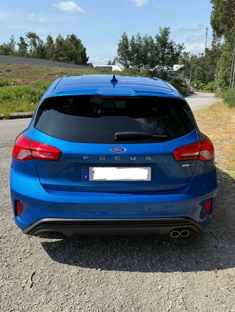 Ford focus st line X 155cv