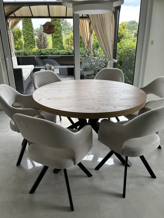 Stół okrągły, metalowe nogi