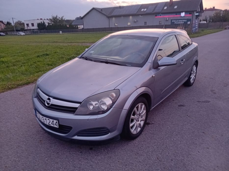 Opel Astra GTC 1.6 Benzyna
