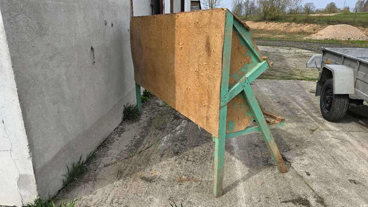 Gniazdo dla kur niosek.