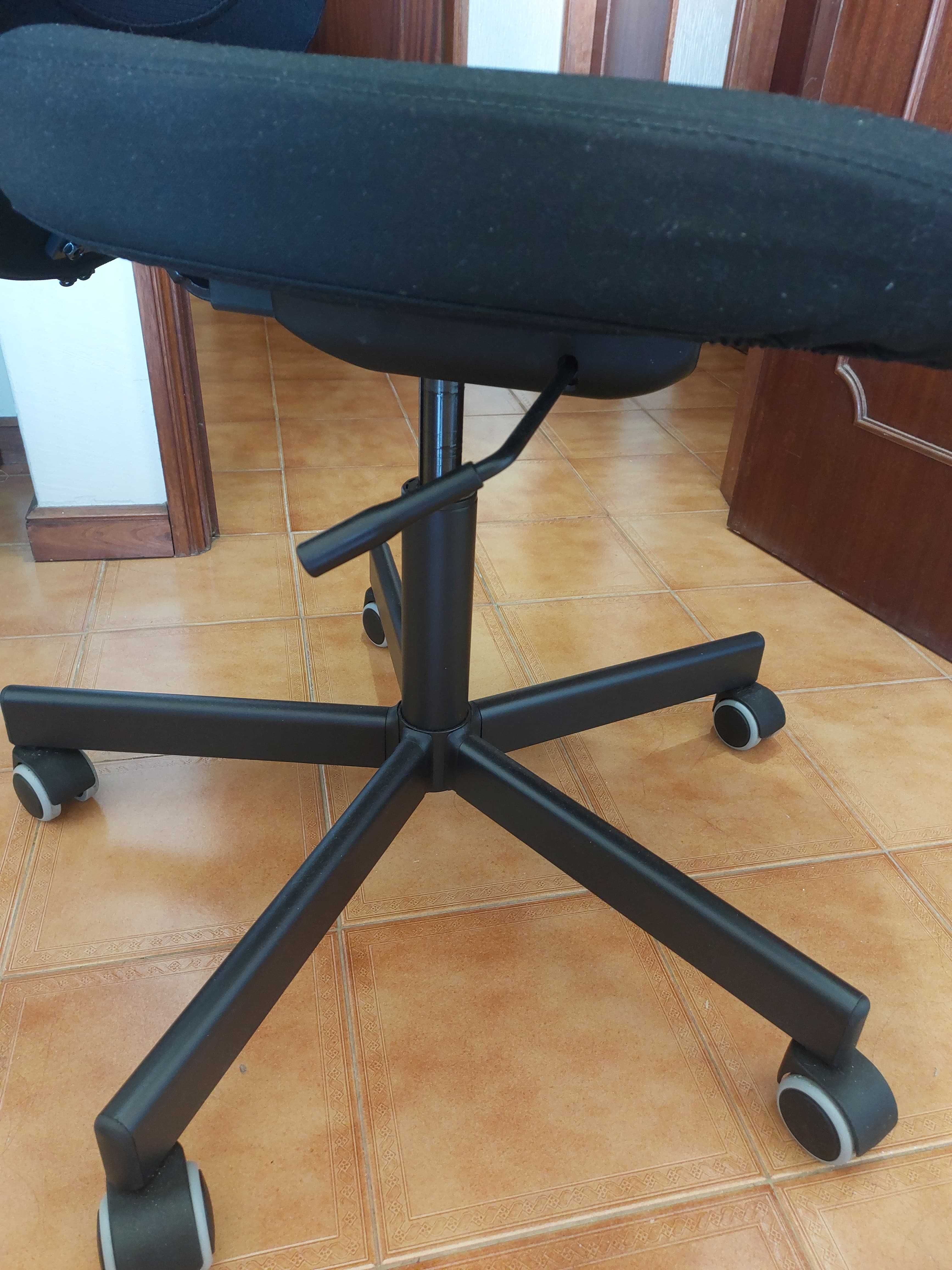 Cadeira giratória Ikea Flintan