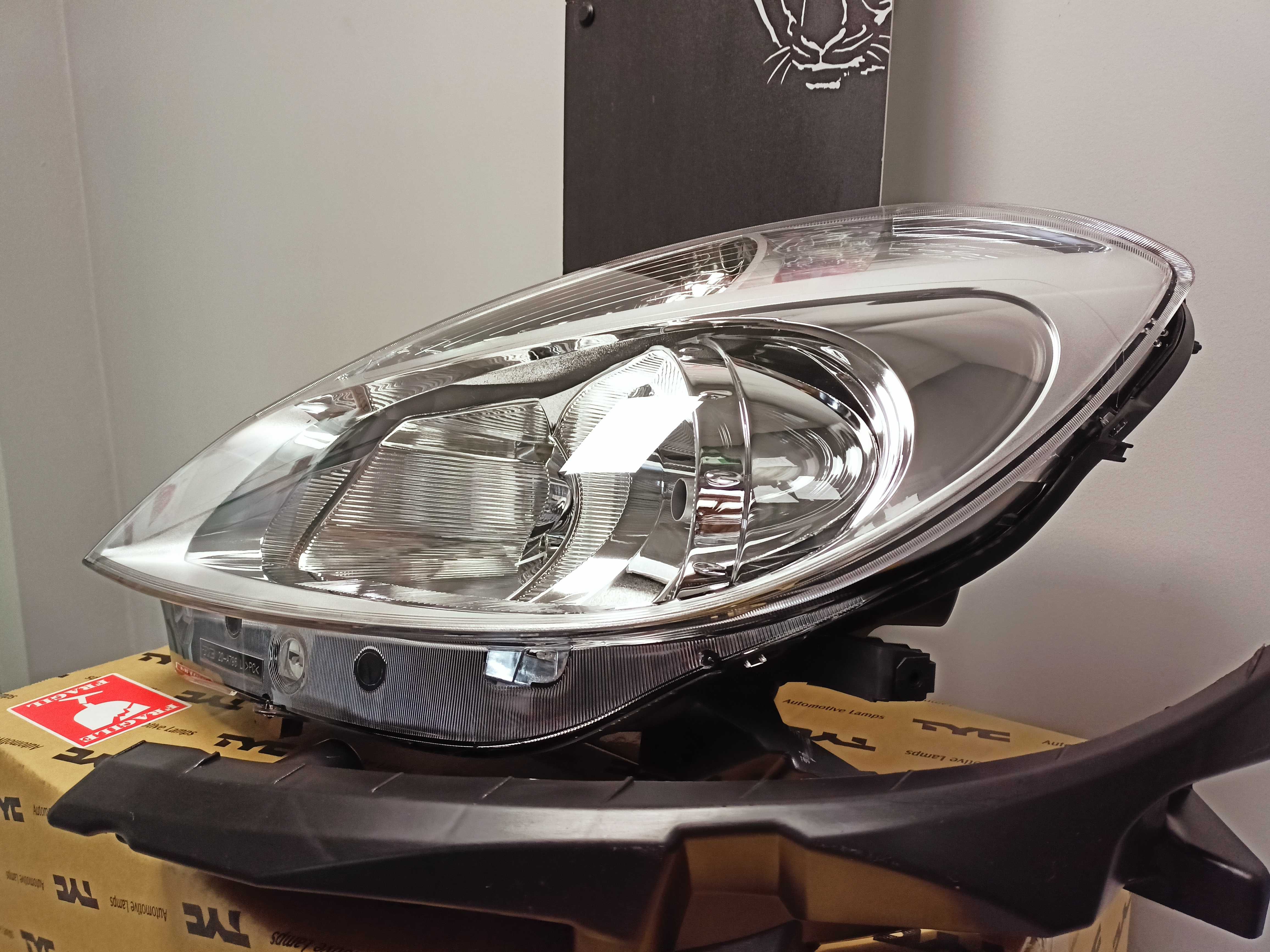 Renault Clio III 05- Reflektor/Lampa przód lewy /H7+H7