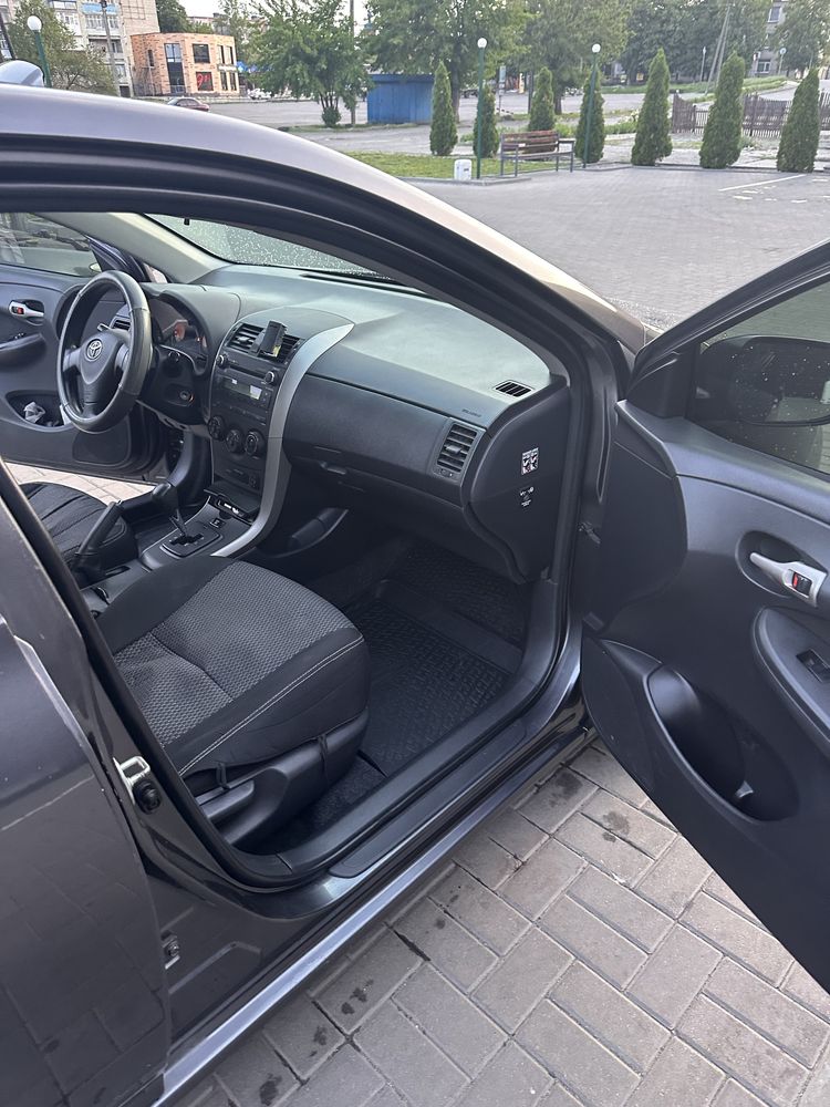 Продам тойоту короллу е150 2008 рік