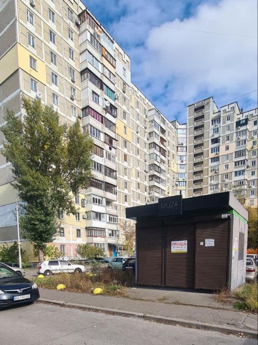 Здам на вул. Ревуцького, 44 павільйон на 6 м², без комісії