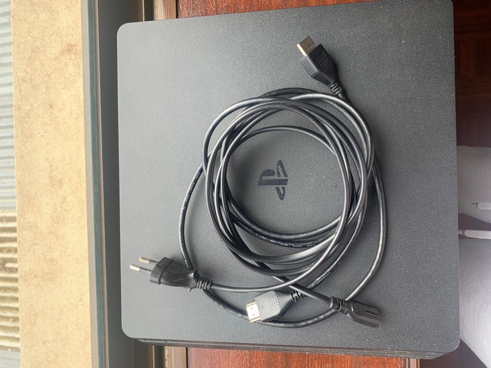 Playstation 4 Pro 1 TB