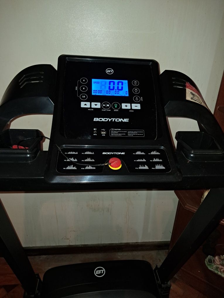 Passadeira de corrida/caminhada de ginásio  Bodytone Dt16