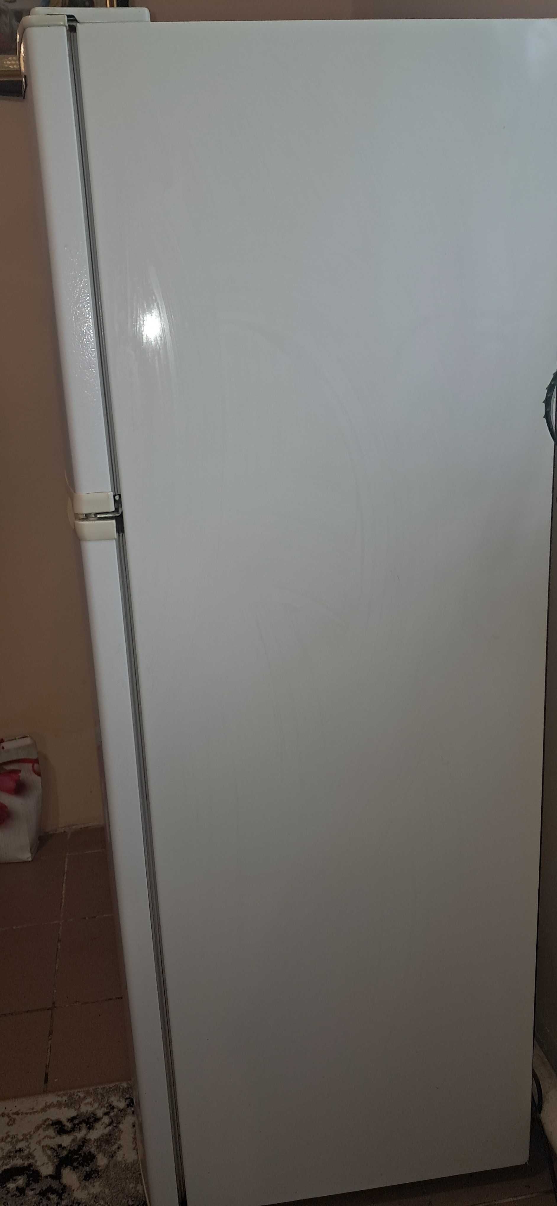 Продам холодильник Samsung